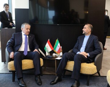 «امیرعبداللهیان» با وزیر خارجه تاجیکستان دیدار و گفتگو کرد