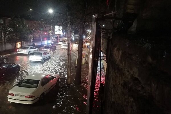بارش شدید باران در آذربایجان غربی/آبگرفتگی معابر۷ شهرستان