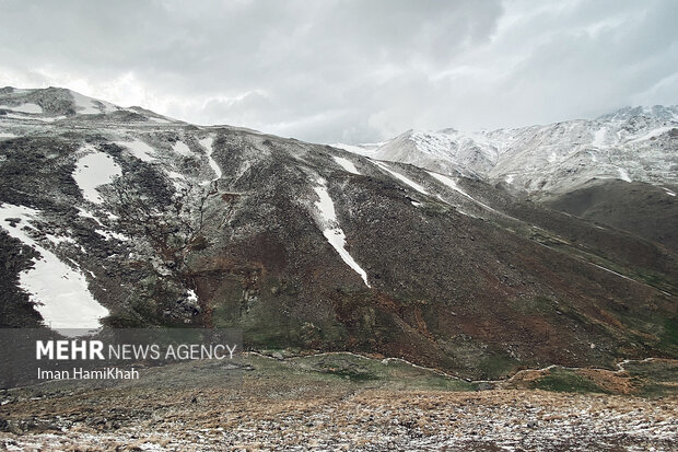 بارش برف در مناطق کوهستانی استان زنجان 