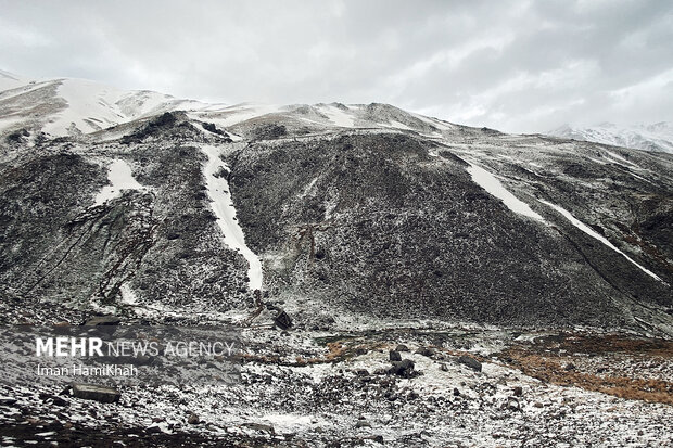 İran'da baharın ortasında kar yağışı İran'da baharın ortasında kar yağışı