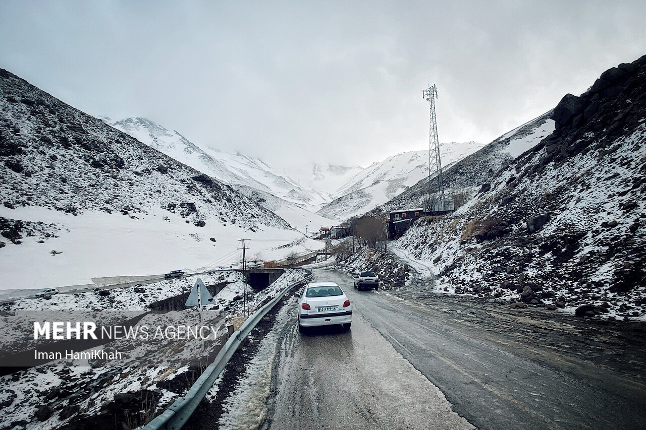 برف پاییزی مناطقی از اصفهان را سفیدپوش کرد