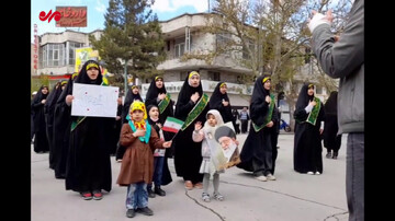 همخوانی سرودهای حماسی توسط دختران همدانی در راهپیمایی روز قدس