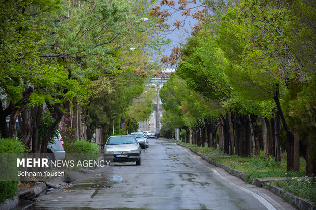 تشدید بارش‌ باران در نواحی غربی کشور/ رعدوبرق و وزش باد در تهران
