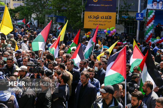 People stage rallies across Iran to mark Intl. Quds Day