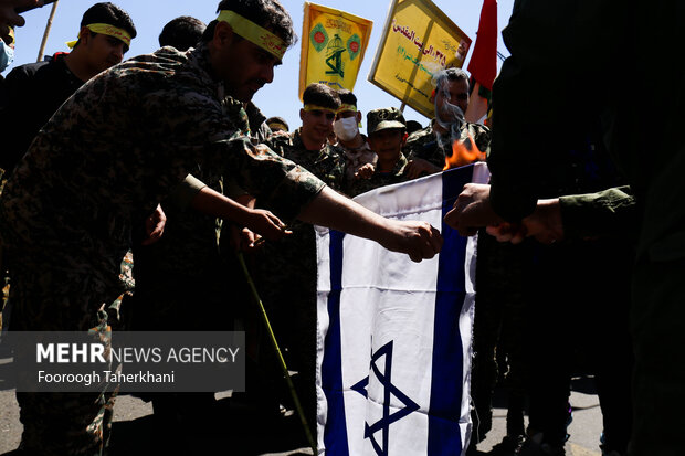 مراسم راهپیمایی روز جهانی قدس با شعار محوری « فلسطین محور وحدت جهان اسلام ؛ قدس در آستانه آزادی » در سراسر کشور آغاز شد