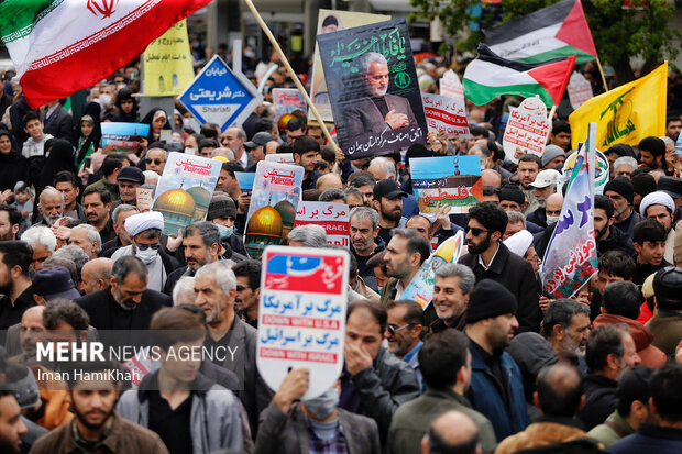 ہمدان میں عالمی یوم قدس کی مناسبت سے عظیم الشان ریلی
