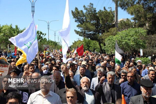 حضور مردم استان سمنان در راهپیمایی روز قدس چشم گیر بود 