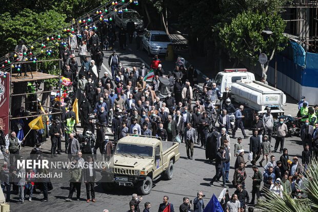 مراسم راهپیمایی روز جهانی قدس با شعار محوری فلسطین محور وحدت جهان اسلام؛ قدس در آستانه آزادی صبح امروز جمعه ۲۵ فروردین ۱۴۰۲ با حضور گسترده اقشار مختلف مردم در تهران برگزار شد