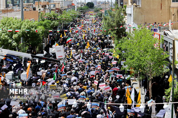 راهپیمایی سالگرد قیام خونین 15 خرداد در قم برگزار می شود