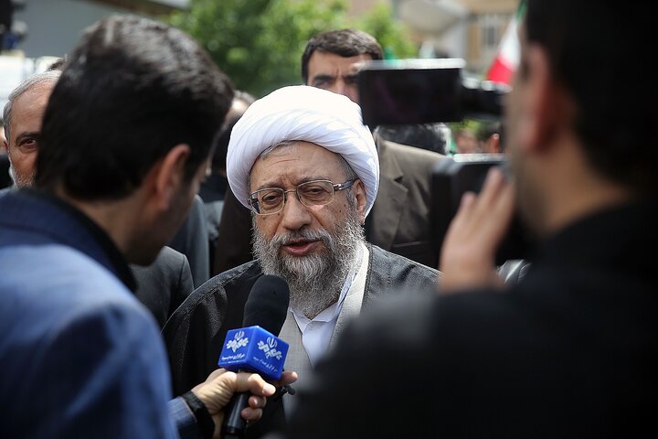 آیتالله آملی لاریجانی در راهپیمایی روز قدس قم شرکت کرد