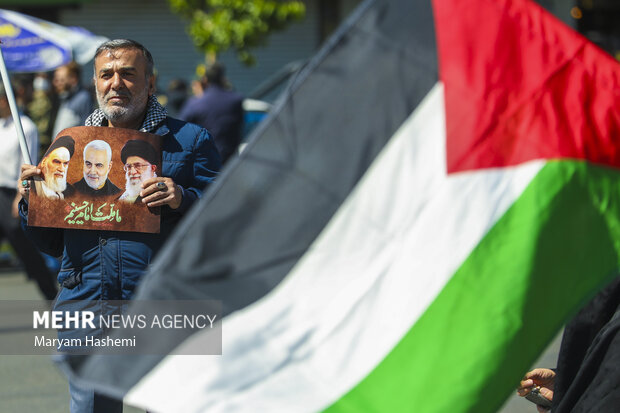 مراسم راهپیمایی روز جهانی قدس با شعار محوری « فلسطین محور وحدت جهان اسلام ؛ قدس در آستانه آزادی » در سراسر کشور آغاز شد