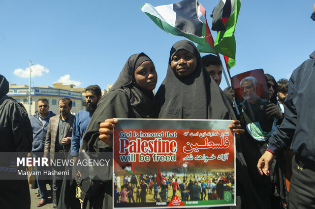 مراسم راهپیمایی روز جهانی قدس با شعار محوری « فلسطین محور وحدت جهان اسلام ؛ قدس در آستانه آزادی » در سراسر کشور آغاز شد