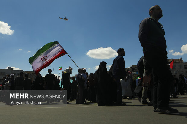 مراسم راهپیمایی روز جهانی قدس با شعار محوری « فلسطین محور وحدت جهان اسلام ؛ قدس در آستانه آزادی » در سراسر کشور آغاز شد