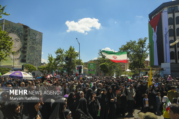 مراسم راهپیمایی روز جهانی قدس با شعار محوری « فلسطین محور وحدت جهان اسلام ؛ قدس در آستانه آزادی » در سراسر کشور آغاز شد