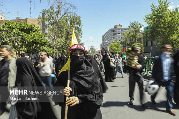 مراسم راهپیمایی روز جهانی قدس با شعار محوری « فلسطین محور وحدت جهان اسلام ؛ قدس در آستانه آزادی » در سراسر کشور آغاز شد