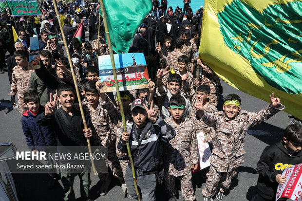 مراسم راهپیمایی روز جهانی قدس با شعار محوری «فلسطین محور وحدت جهان اسلام؛ قدس در آستانه آزادی» در سراسر کشور برگزار شد