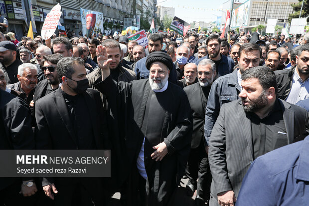  حجت السلام سید ابراهیم رئیسی رئیس جمهور در مراسم  راهپیمایی  روز قدس حضور دارد