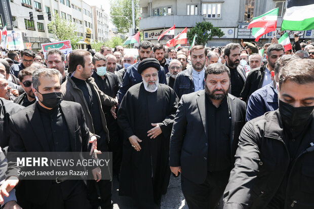  حجت السلام سید ابراهیم رئیسی رئیس جمهور در مراسم  راهپیمایی  روز قدس حضور دارد