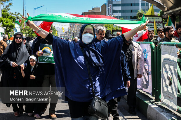 مراسم راهپیمایی روز جهانی قدس با شعار محوری « فلسطین محور وحدت جهان اسلام ؛ قدس در آستانه آزادی » در سراسر کشور برگزار شد