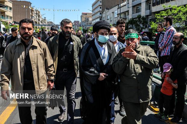 حجت الاسلام سید میثم خامنه‎‌ای در راهپیمایی روز جهانی قدس در تهران حضور دارد