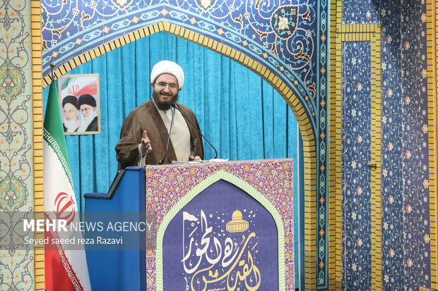 حاجعلیاکبری: جاهلیت مدرن، هویت زن را به نام آزادی زندهبهگور میکند حاجعلیاکبری: جاهلیت مدرن، هویت زن را به نام آزادی زندهبهگور میکند