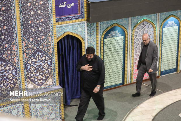  «پیرحسین کولیوند» ریس جمعیت هلال احمر در نماز جمعه تهران بیست و پنجم فروردین ماه ۱۴۰۲ حضور دارد