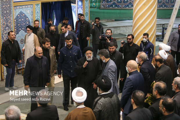  حجت السلام سید ابراهیم رئیسی رئیس جمهور در حال ورود به محل برگزاری نماز جمعه تهران در دانشگاه تهران است