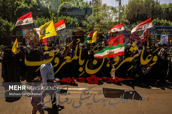 مراسم راهپیمایی روز جهانی قدس با شعار محوری فلسطین محور وحدت جهان اسلام؛ قدس در آستانه آزادی در سراسر کشور صبح امروز جمعه ۲۵ فروردین ۱۴۰۲ با حضور گسترده اقشار مختلف مردم در تهران برگزار شد.