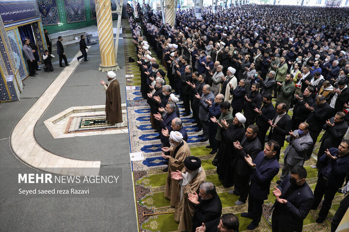 نماز عبادی-سیاسی جمعه تهران امروز جمعه ۲۵ فروردین ماه ۱۴۰۲ همزمان با روز جهانی قدس به امامت حجت الاسلام محمدجواد حاج علی اکبری امام جمعه موقت تهران در دانشگاه تهران برگزار شد