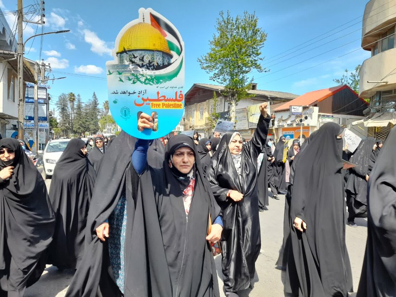 حضور پرشور بانوان شهریاری در راهپیمایی روز قدس