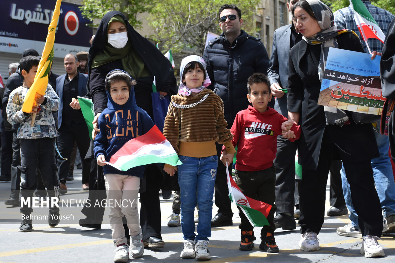 Mehr News Agency People of Arak hold rallies in solidarity with