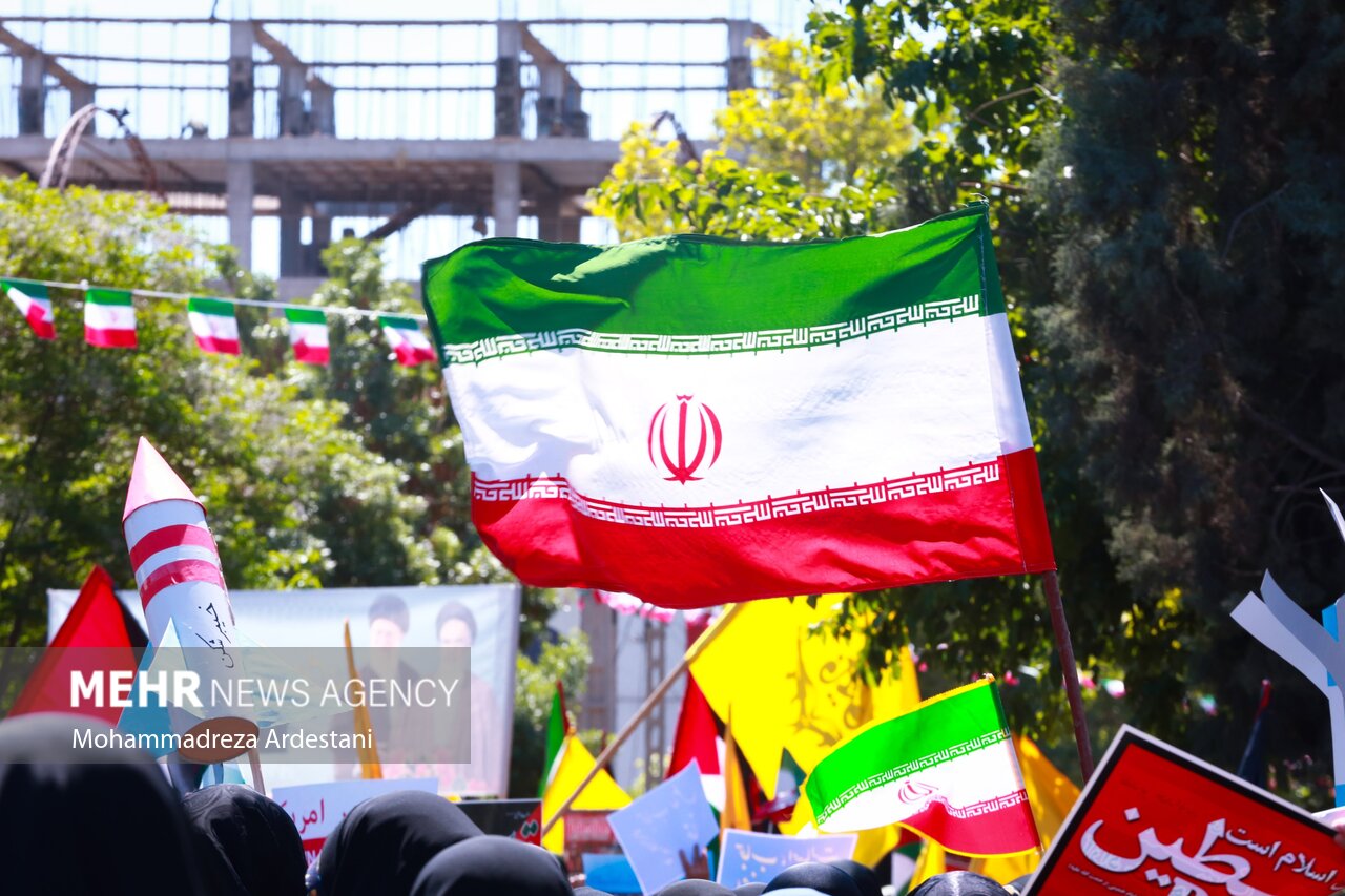 نمایش مقتدرانه دفاع از مردم مظلوم فلسطین در استان مرکزی