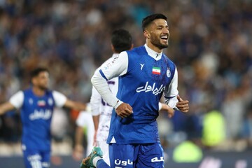 Esteghlal thrash Havadar 6-1 to move up to top of Iran league