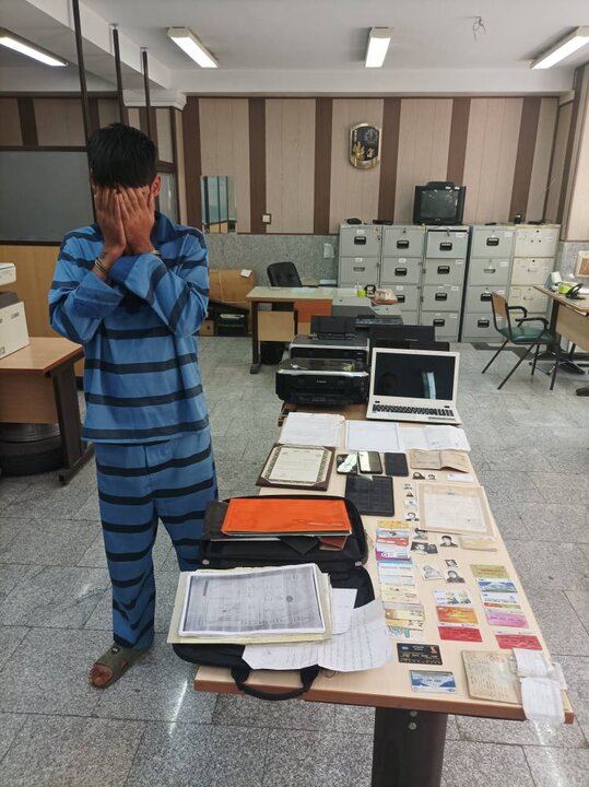 انهدام باند کلاهبرداری موسوم به شرکت کیونت+عکس