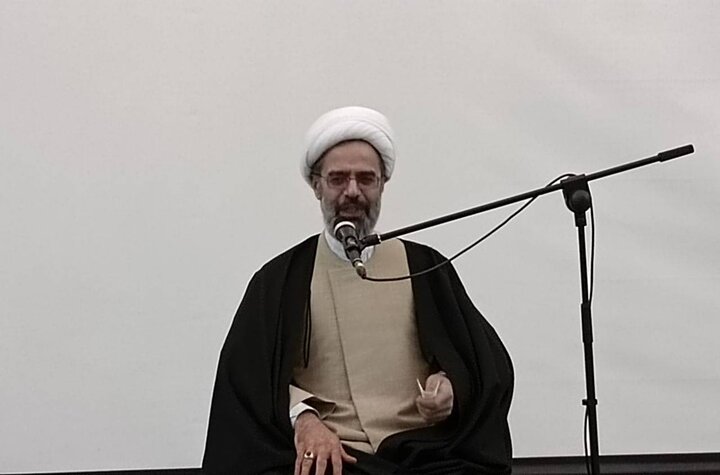 شرکت در اردوی جهادی عاملی برای رفع غرور و تکبر است 