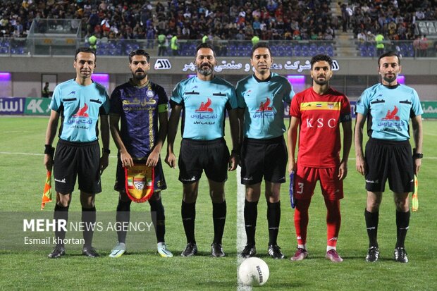 دیدار تیم‌های فوتبال گل گهرسیرجان و فولاد 