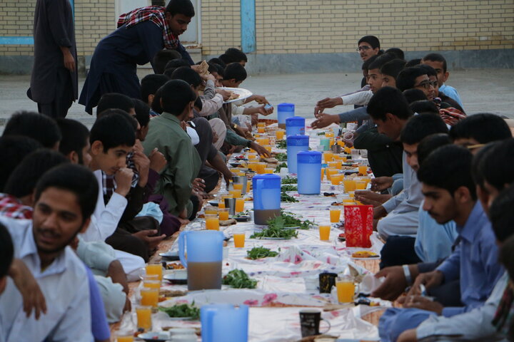 ضیافت افطاری وحدت شیعه و اهل سنت برگزار شد