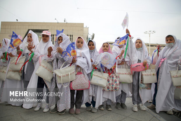 تبریز میں ننھے روزہ داروں کے اعزاز میں افطار پارٹی کا اہتمام
