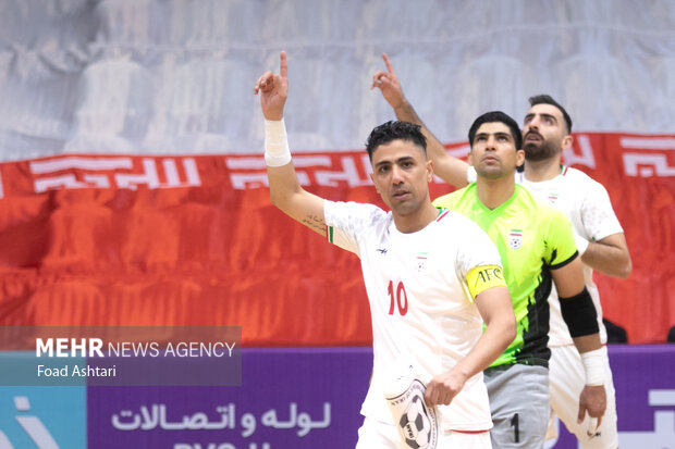 İran, Özbekistan'ı 8-1 devirdi