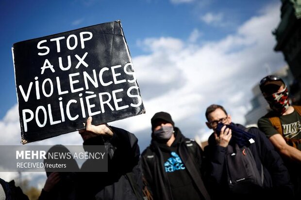 معترضان فرانسوی ساختمان بورس پاریس را اشغال کردند
