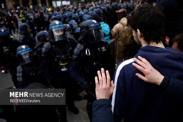 فرانس، منگل کو میکرون حکومت کے خلاف مظاہروں کا دوسرا اور بڑا دور شروع ہونے کا امکان