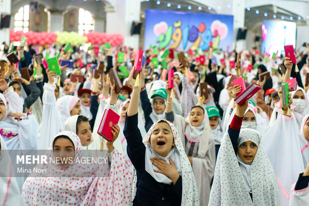 VIDEO: Celebration for 1st time fasting school girls 