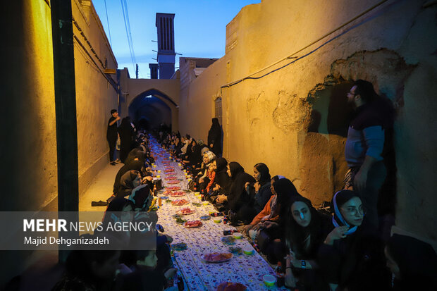 ایران از عربستان برای پیوستن به پرونده ثبت افطار دعوت کرد ایران از عربستان برای پیوستن به پرونده ثبت افطار دعوت کرد