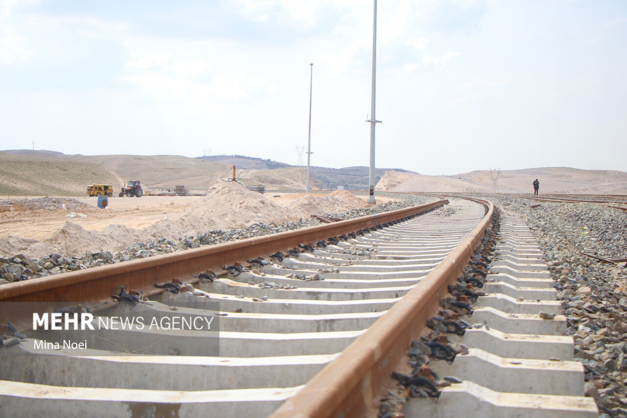 توسعه زیرساختهای ریلی آذربایجان غربی/امسال ایستگاهها تکمیل می شود