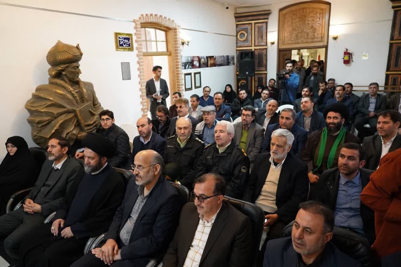 نمایشگاه قرآنهای خطی در موزه عمارت شهرداری اردبیل افتتاح شد