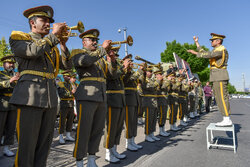 رژه نیروهای مسلح در اهواز برگزار شد