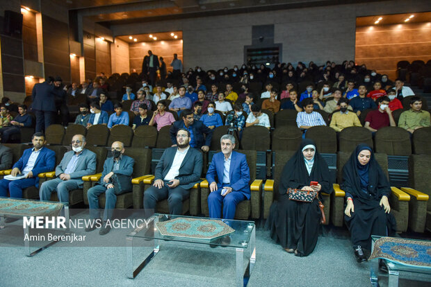 همایش «روایت پیشرفت» در تالار سعدی شیراز