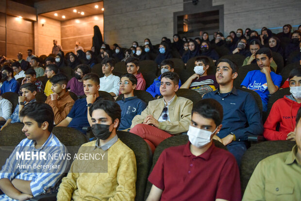 همایش «روایت پیشرفت» در تالار سعدی شیراز