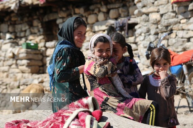 زندگی غارنشینی در اندیکا/ماجرای جابجایی خانهها۵۰ساله شد!