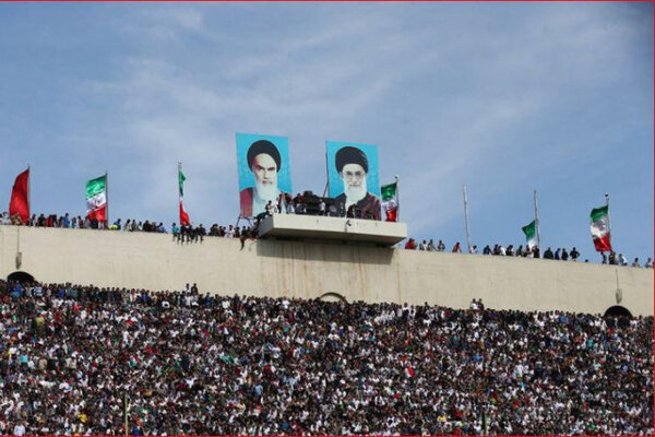 ورزشگاه آزادی هر روز کوچکتر میشود/ چرا نباید پرسپولیس حذف شود!